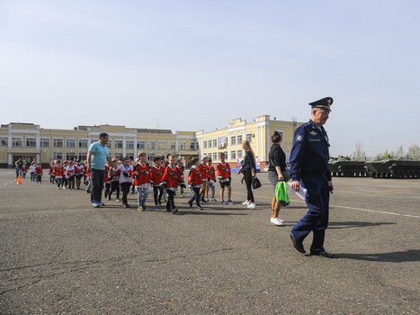 Экскурсия в Омский кадетский военный корпус для маленьких «ястребов»