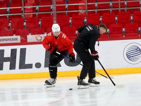 Тренировка «Авангарда» в Екатеринбурге перед третьим матчем серии с «Автомобилистом»