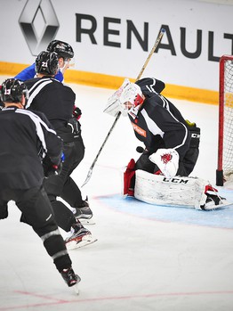 "Авангард" готовится к противостоянию с действующим чемпионом - СКА