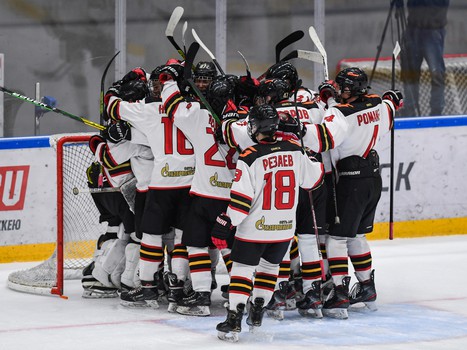 Четвёртый игровой день финала Первенства ЮХЛ в Омске