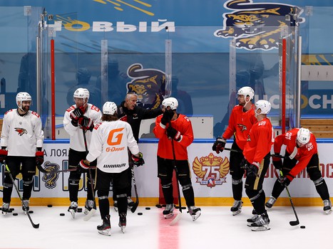 Раскатка «Авангарда» перед матчем в Сочи