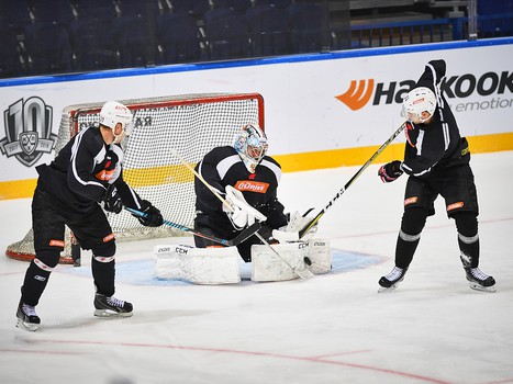 Раскатка "Авангарда" перед выездным матчем с "Локомотивом"