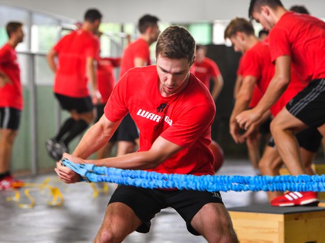 Силовой фортлег в легкоатлетическом манеже