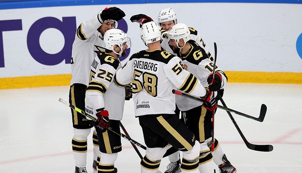 Три шайбы в первом периоде! «Авангард» победил «Витязь»