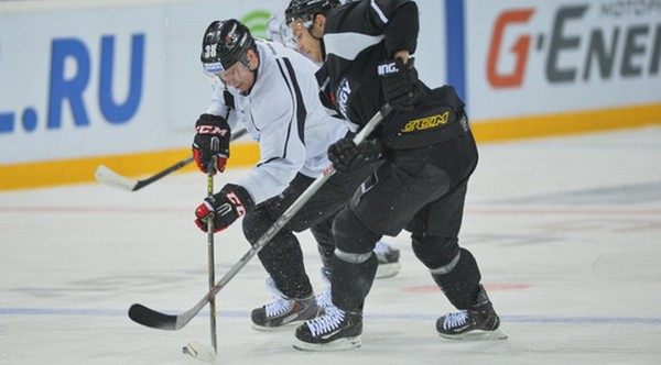 Праздники закончились, работа продолжается. "Авангард" готовится к матчу с "Югрой"