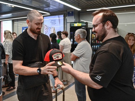 Артём Блажиевский прилетел в Омск