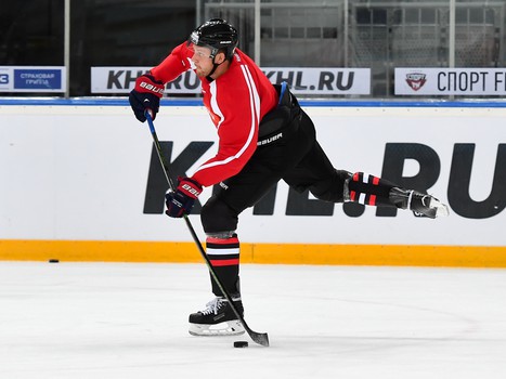 Никита Никитин готовится к первому матчу за "Авангард" после возвращения