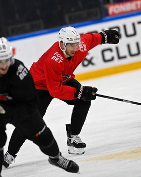 Тренировка «Авангарда» перед матчем в Уфе