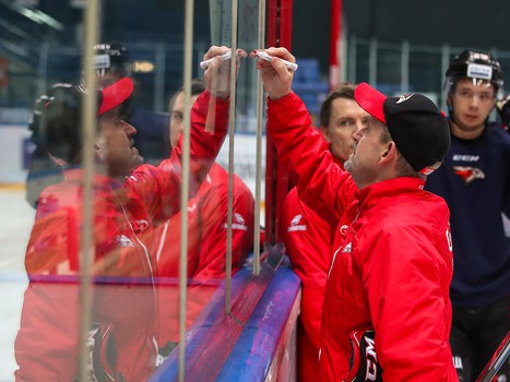 Открытая тренировка «Авангарда» для СМИ