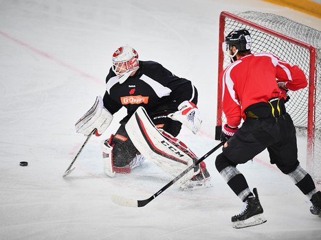 Виталий Меньшиков принял участие в раскатке "Авангарда" перед матчем с "Трактором"