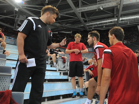 Первая тренировка "Авангарда" на льду