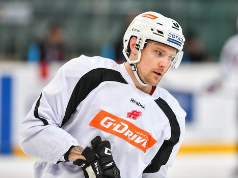 Тренировка "Авангарда" перед отправлением в Магнитогорск