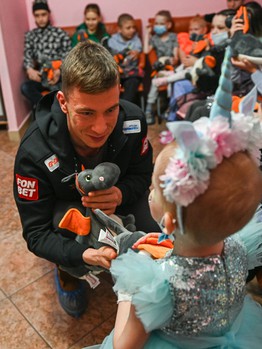 «Авангард» в гостях у детей из ОДКБ