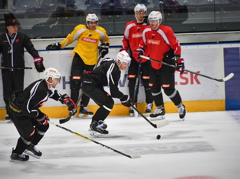 Раскатка "Авангарда" перед выездным матчем со "Слованом"