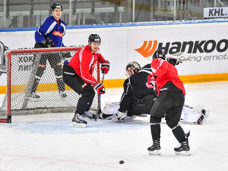 Раскатка "Авангарда" перед матчем с "Трактором"