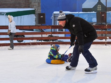Выходные с «Авангардом» на городском катке на Бударина