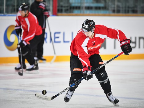 Виталий Меньшиков принял участие в раскатке "Авангарда" перед матчем с "Трактором"