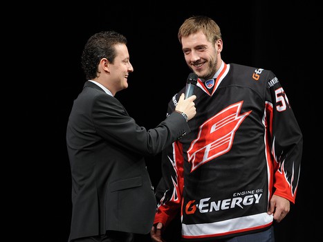 Презентация игроков и тренеров хоккейной команды "Авангард" перед сезоном КХЛ-2014/15