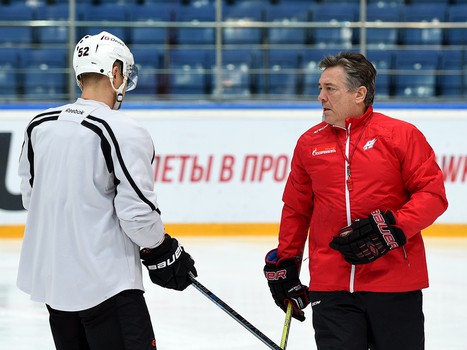 Тренировка "Авангарда" перед выездом в Астану