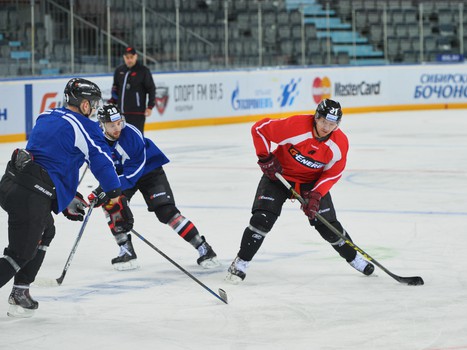 Тренировка "Авангарда" перед матчем с "Югрой"