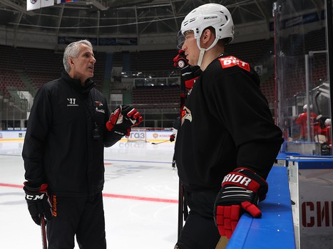 Тренировка «Авангарда» перед матчем во Владивостоке