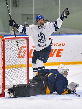 Четвёртый игровой день финала Первенства ЮХЛ в Омске
