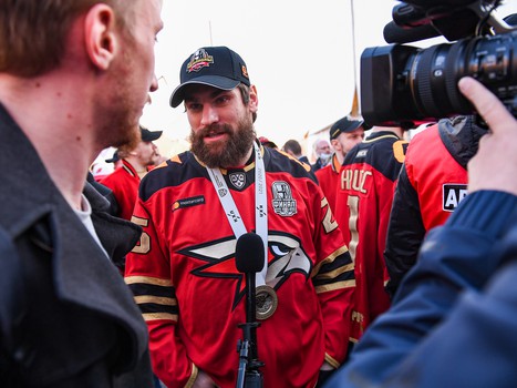 «Авангард» привёз Кубок Гагарина в Омск!