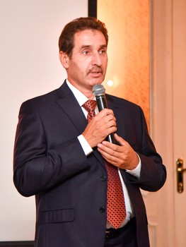 Благотворительный вечер для воспитанников хоккейной школы "Авангард"