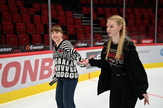 Массовые катания для 75 первых покупателей абонементов на матчи «Авангарда» в сезоне 2025/26 с Михаилом Гуляевым