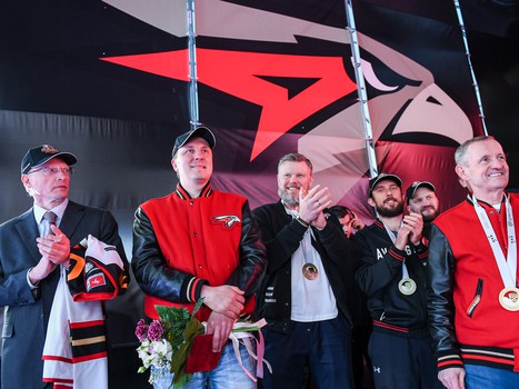 «Авангард» привёз Кубок Гагарина в Омск!