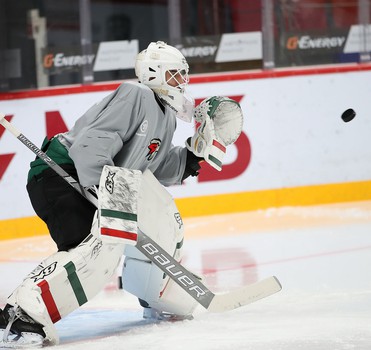 Новичок «Авангарда»: вратарь Эмиль Гарипов