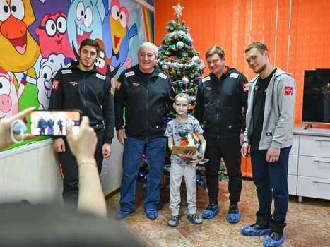 «Авангард» в гостях у детей из ОДКБ