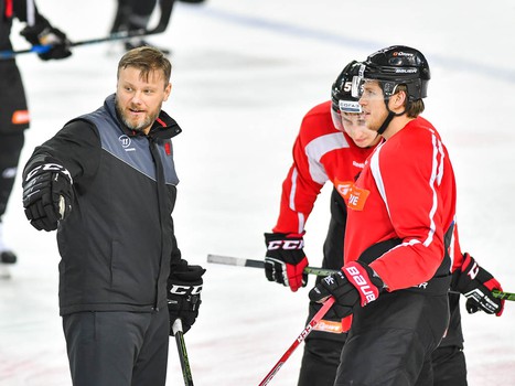 Первая тренировка Чеда Рау в "Авангарде"