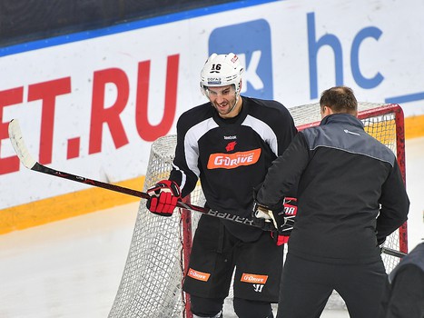 Раскатка "Авангарда" перед выездным матчем с "Ладой"