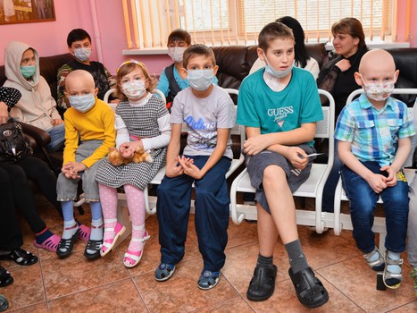 Владимир Соботка в гостях у юных болельщиков клуба из ОДКБ