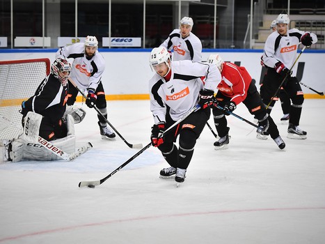 Тренировка "Авангарда" во Владивостоке перед матчем с "Адмиралом"