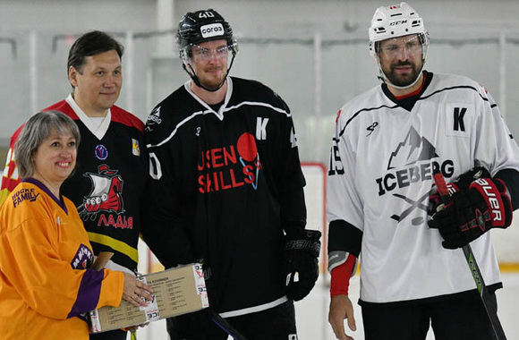 В Омске звезды российского хоккея сыграли вничью в благотворительном матче