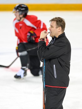 Открытая тренировка "Авангарда" для СМИ перед стартом серии с "Ак Барсом"