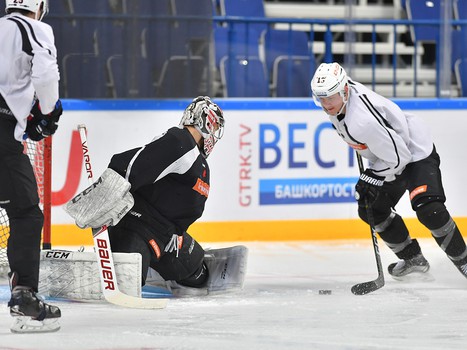 Раскатка "Авангарда" в Уфе перед пятым матчем серии