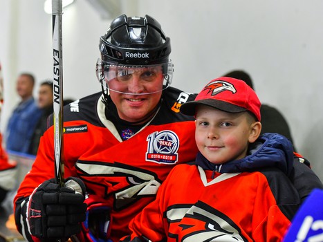 Ветераны «Авангарда» - сборная Ночной хоккейной лиги 8:4