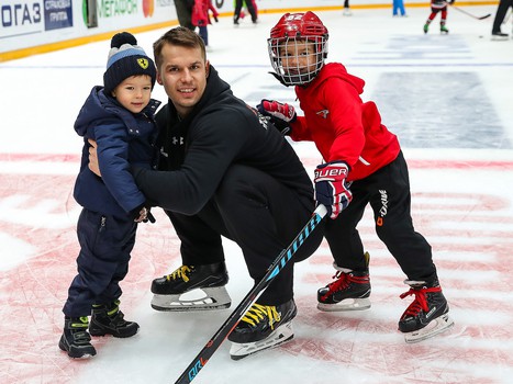 Катания «Авангарда» с семьями