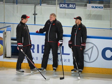 "Авангард" готовится к матчам в Хабаровске