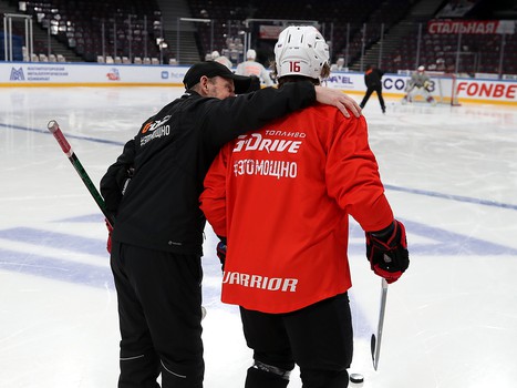 Тренировка «Авангарда» перед четвёртым матчем серии с «Металлургом»