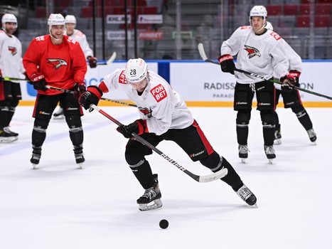 Раскатка «Авангарда» перед матчем в Сочи