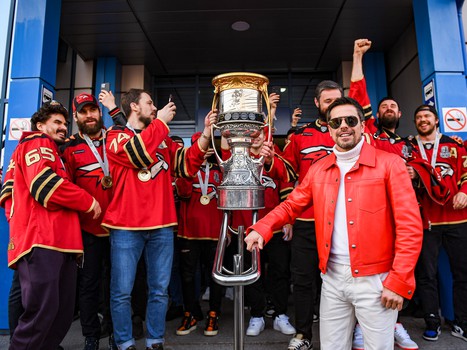 «Авангард» привёз Кубок Гагарина в Омск!