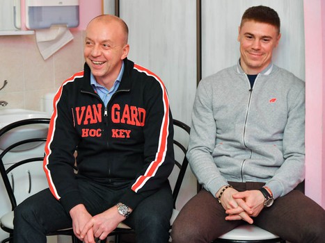 Подарки перед Новым годом. "Авангард" в гостях у друзей из ОДКБ