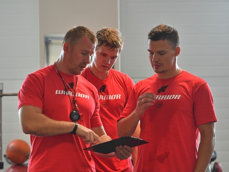 Хоккеисты "Авангарда" проходят тестирование