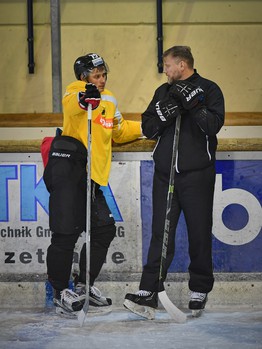 Раскатка "Авангарда" перед товарищеской игрой с "Витязем"
