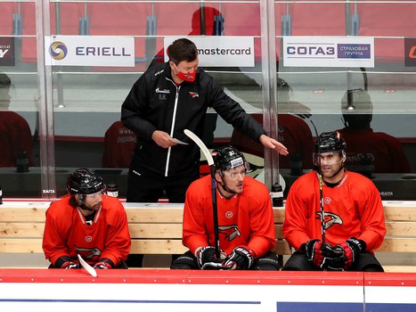 «Белые» vs «красные»: тренировочный матч