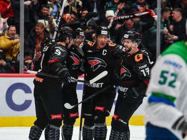 Дамир Шарипзянов стал восьмым защитником в истории КХЛ, отдавшим 200 передач